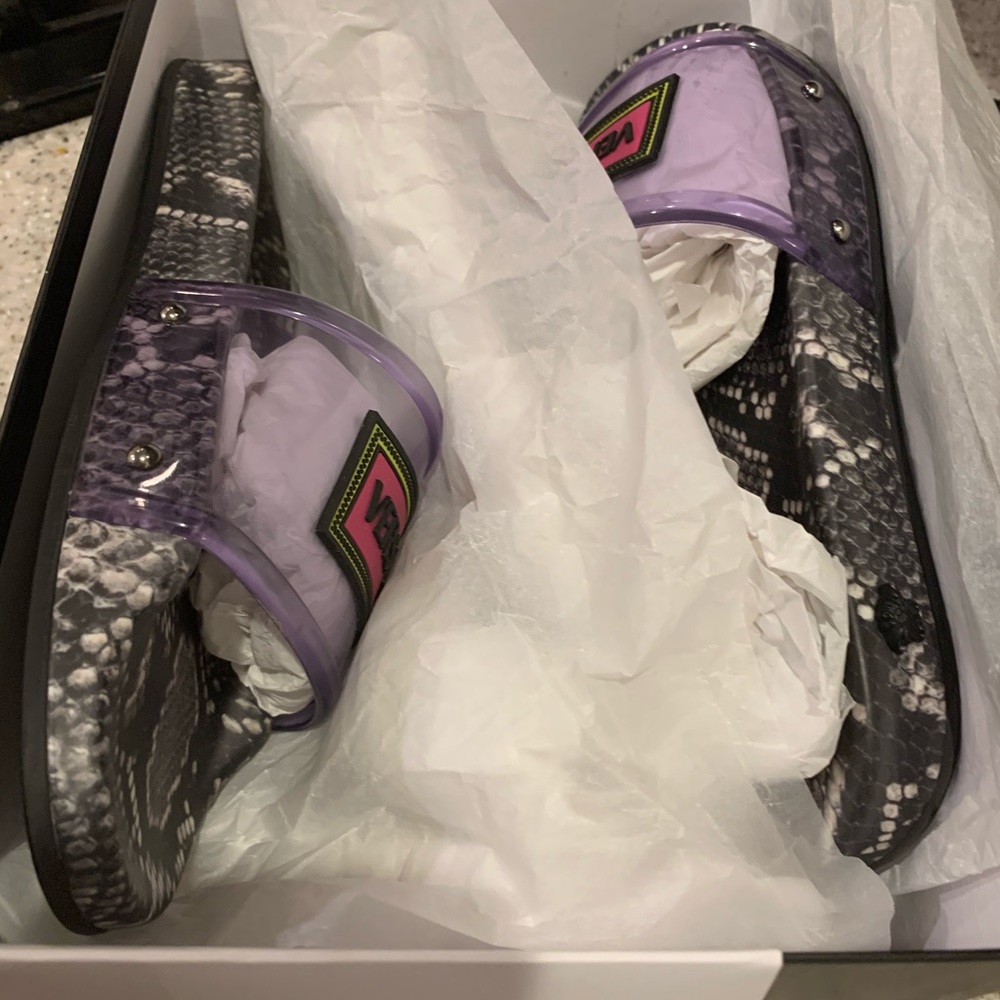 Versace slides - Picture 4 of 5